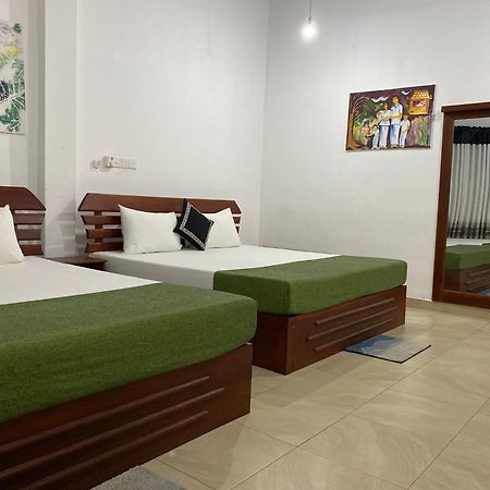 Why Not Palace Anuradhapura Exterior foto