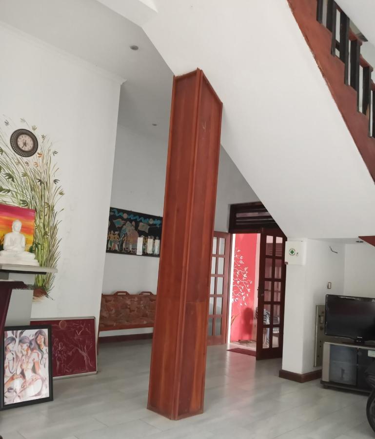Why Not Palace Anuradhapura Exterior foto