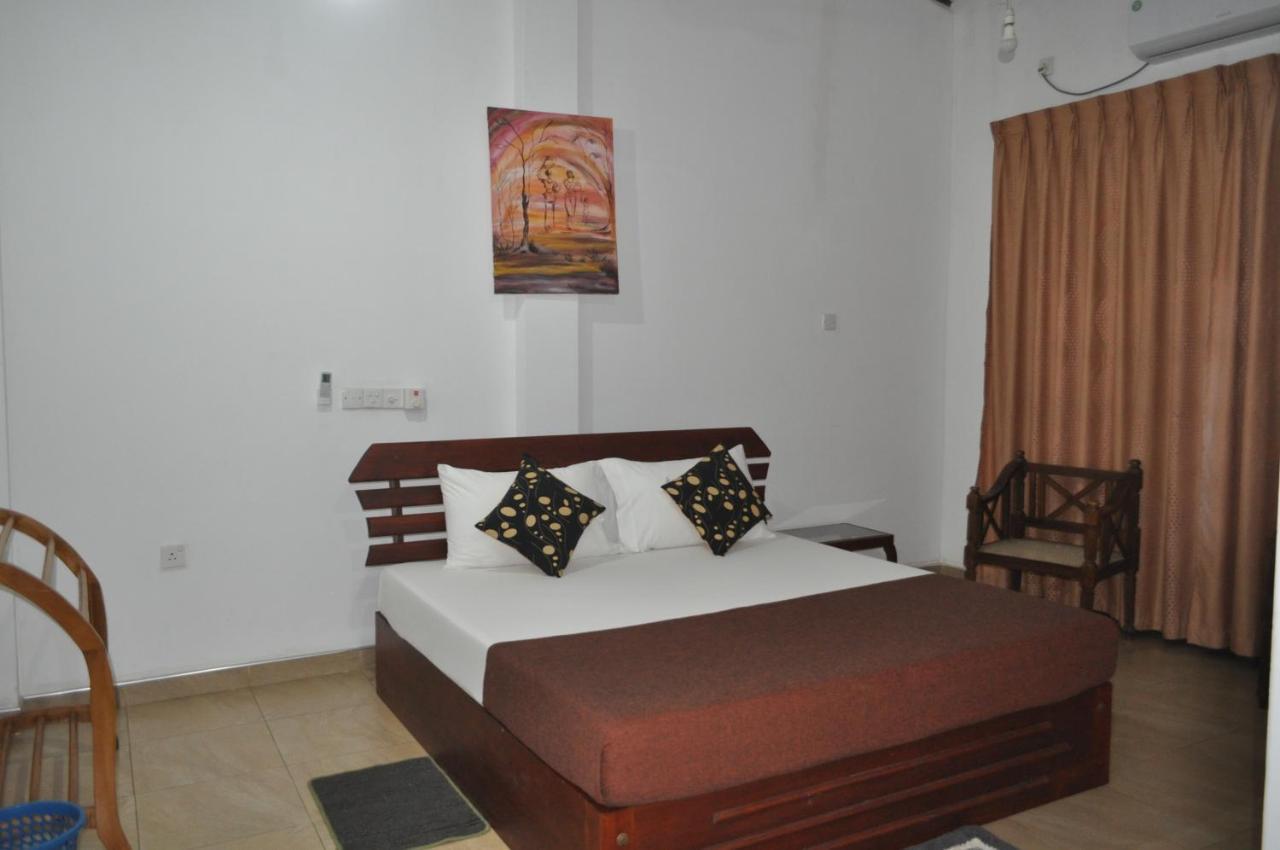 Why Not Palace Anuradhapura Exterior foto
