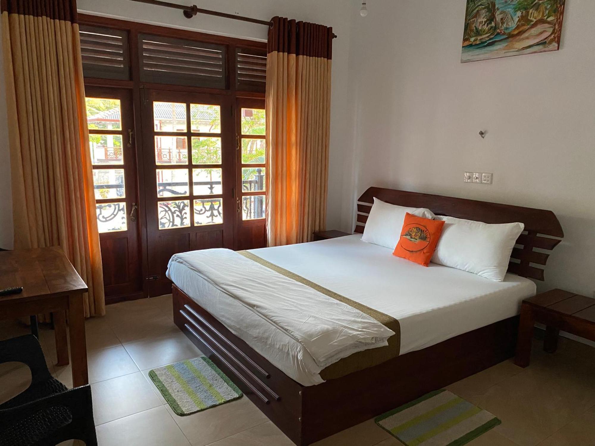 Why Not Palace Anuradhapura Exterior foto