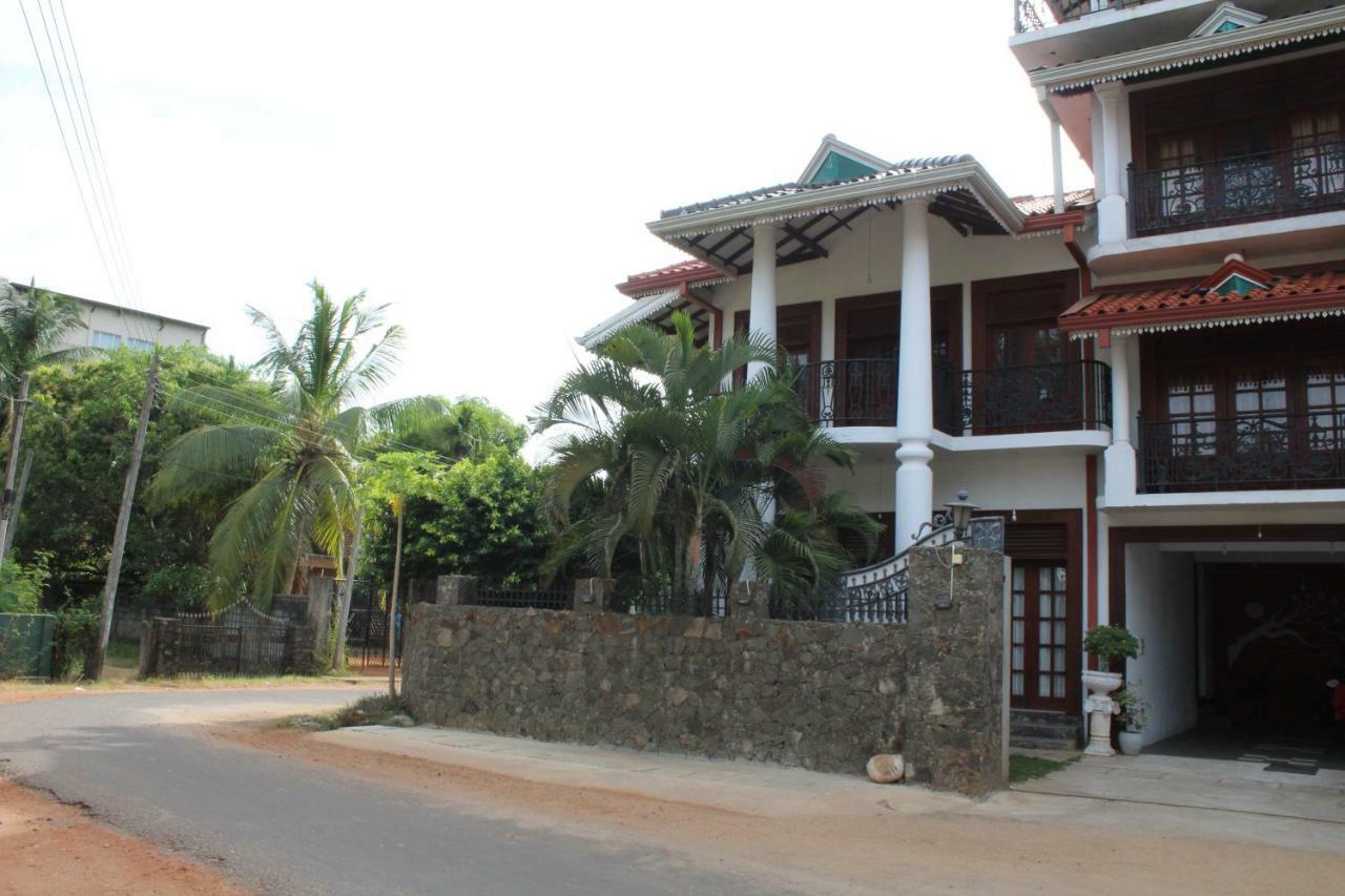 Why Not Palace Anuradhapura Exterior foto