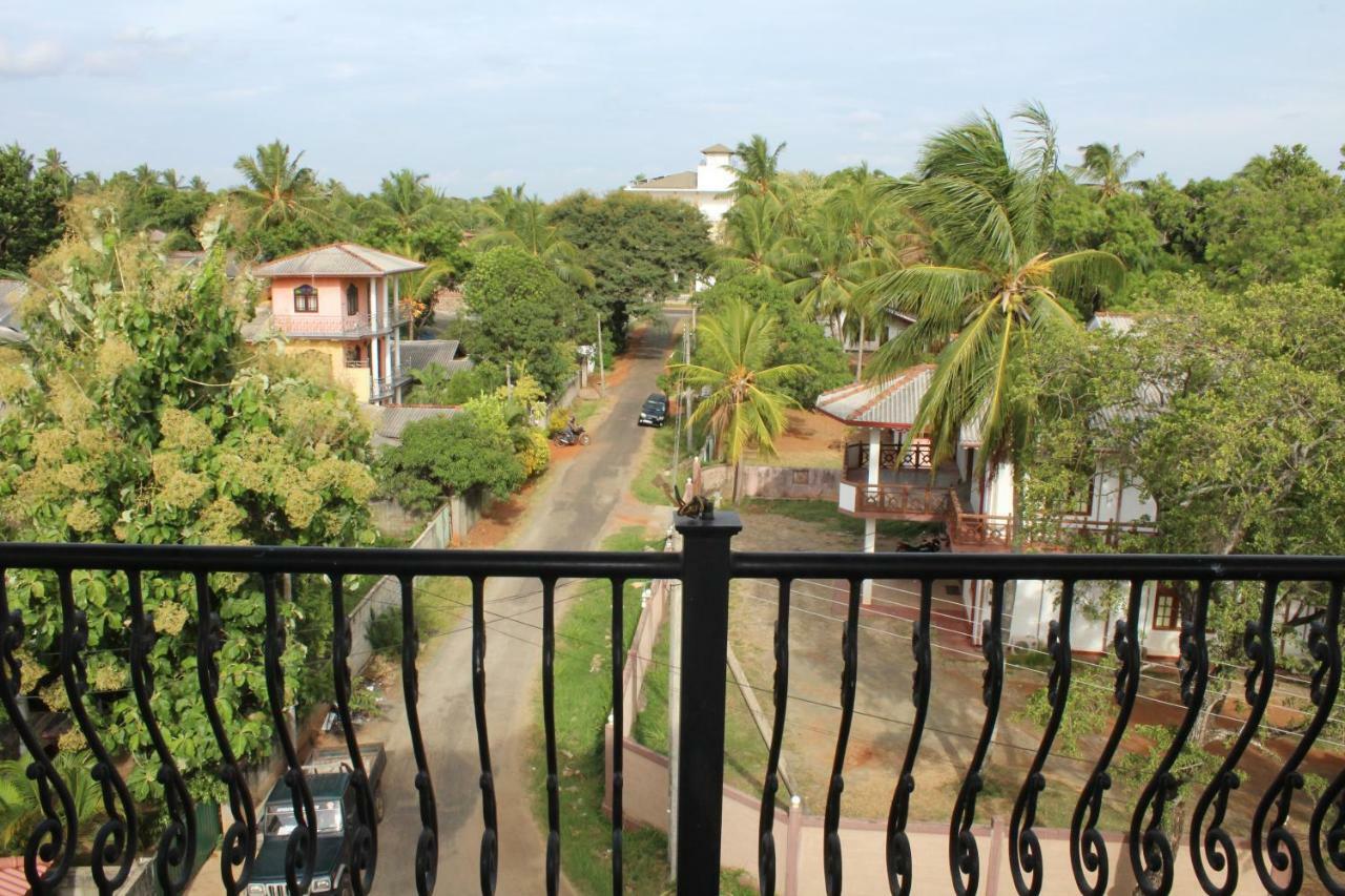 Why Not Palace Anuradhapura Exterior foto